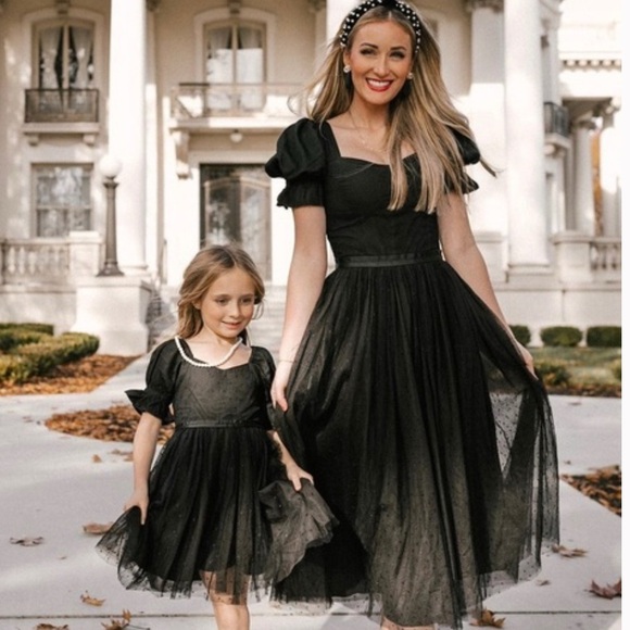 Gala Dress in black - Ivy city co - Picture 1 of 3